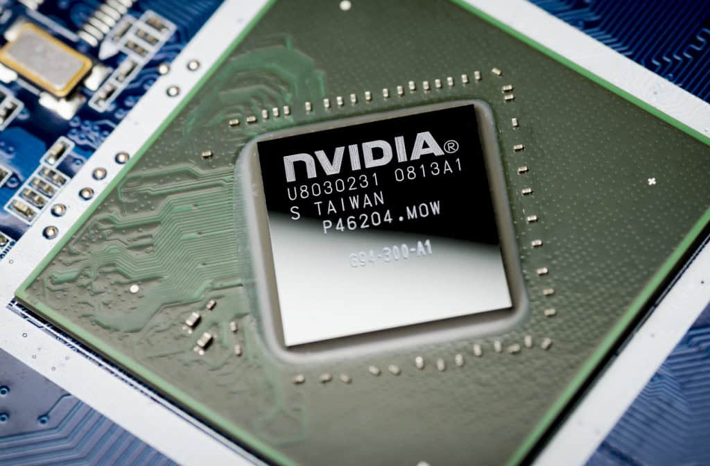 Nvidia anuncia recompra de ações recorde de R$ 795 bilhões e se beneficia de boom da inteligência artificial