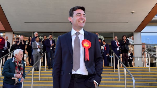 Andy Burnham tem razão ao resistir à tentação de convocar uma eleição antecipada no Reino Unido.