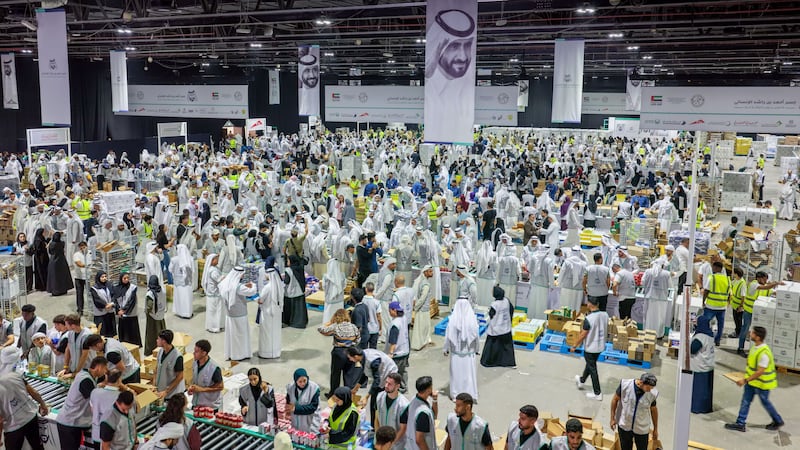 Os EAU preparam 10 milhões de refeições para Gaza em homenagem ao xeque Ahmed bin Rashid