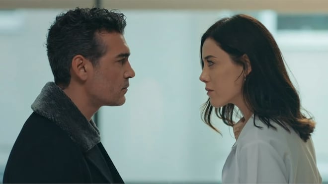 Volkan tem crise de ciúmes por Asya e provoca Turgay: ‘O que está fazendo na minha casa?’