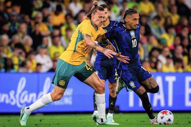 Brasil evolui com novo esquema de Ancelotti e vence Austrália de virada em jogo de seis gols