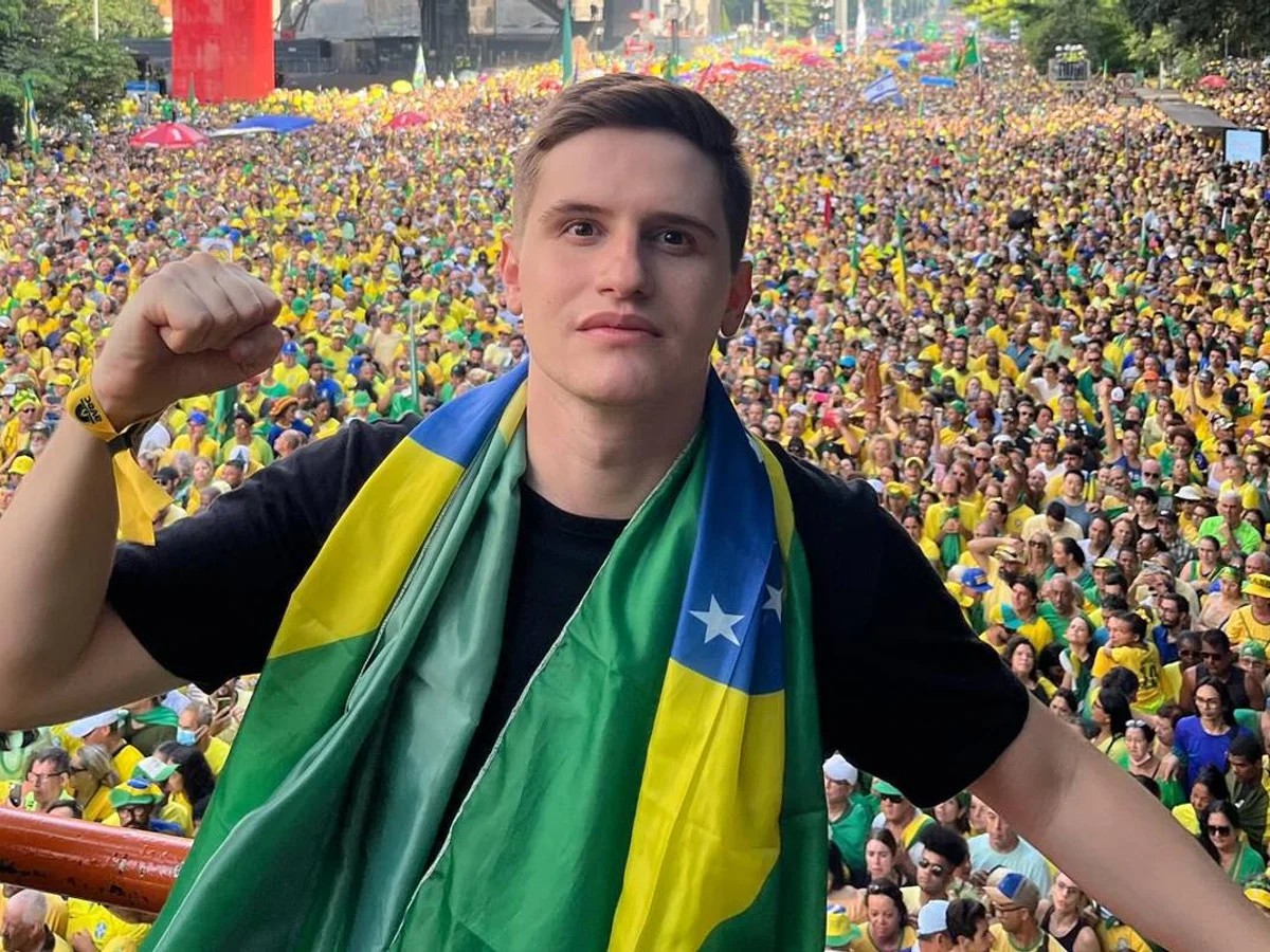 Candidato do PL aciona o TSE contra Luísa Sonza por “showmício pró-Lula"