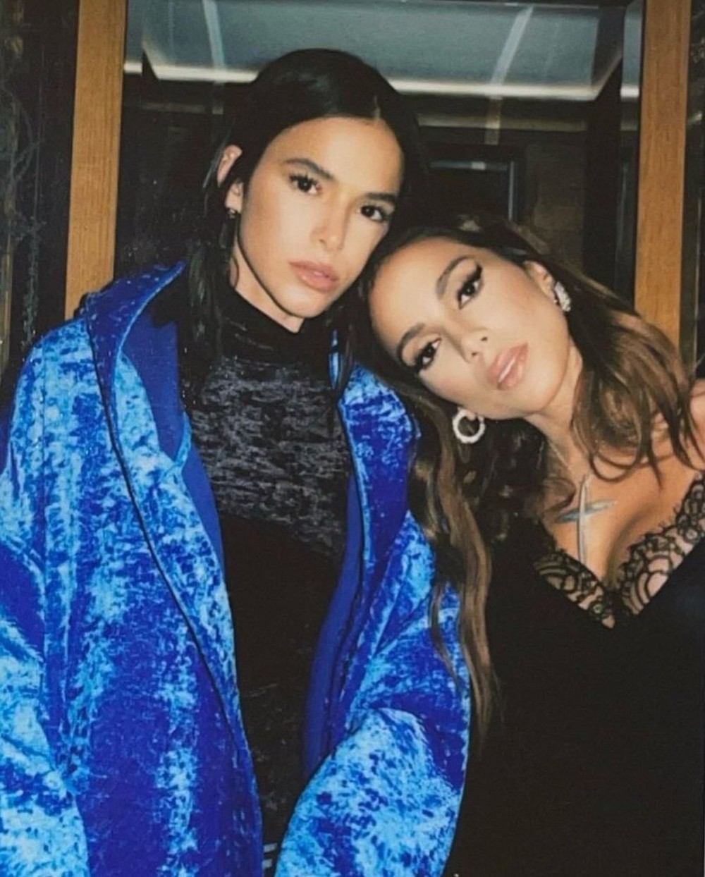 Bruna Marquezine e Anitta — Foto: rep/ instagram