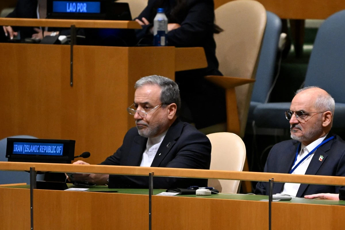 Mais de 100 colonos atacam vila na Cisjordânia, ferindo forças israelenses