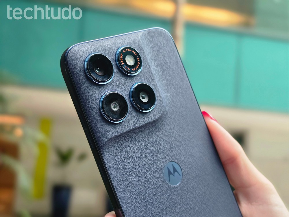 Apesar de o módulo indicar quatro sensores, o Moto G Max traz apenas duas câmeras, com destaque para a principal de 200 MP — Foto: Ana Loubak/TechTudo