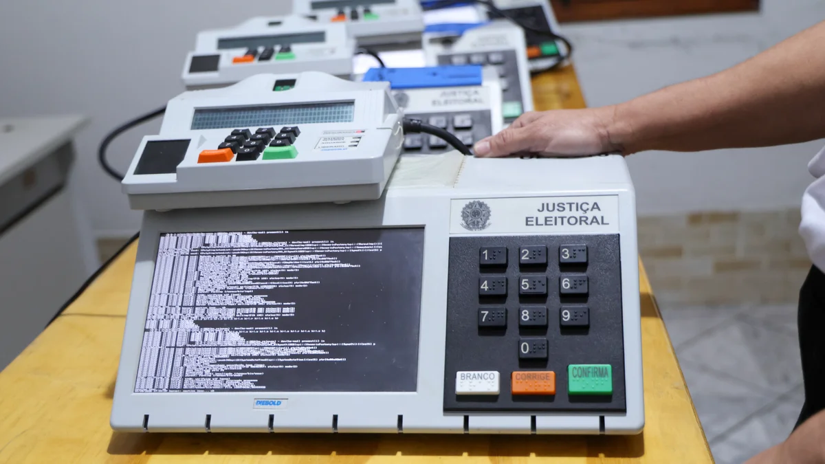 Imagem da matéria: Como funciona o software das urnas eletrônicas?
