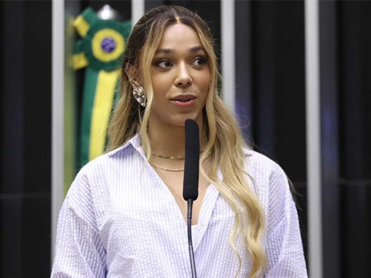 TSE volta atrás e permite post de Erika Hilton sobre Nossa Senhora e Flávio