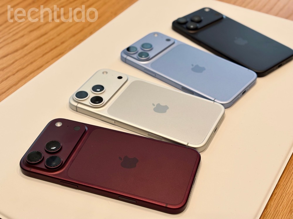 Os modelos da linha iPhone 18 Pro compartilham as mesmas opções de cores, reforçando a identidade visual comum entre as duas versões — Foto: Ana Loubak/TechTudo