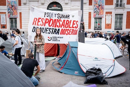 As imagens do acampamento na Puerta del Sol em Madri para protestar contra a crise habitacional