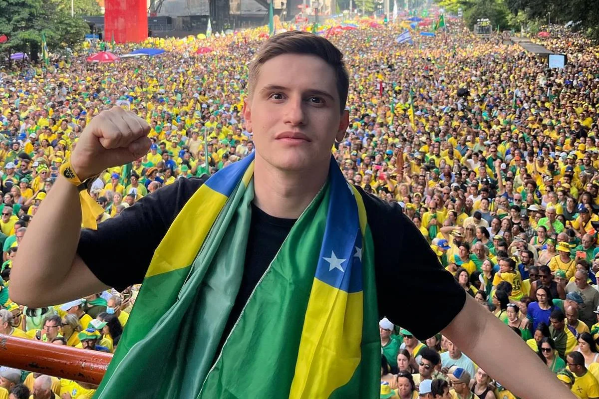 Candidato do PL aciona o TSE contra Luísa Sonza por “showmício pró-Lula"