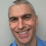 O iPhone 20 Pro de 20º aniversário da Apple pode chegar como um bloco contínuo de vidro.