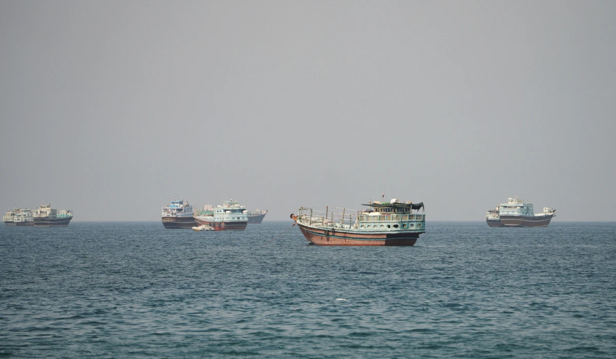Vessels trickle through Hormuz as Middle East conflict persists