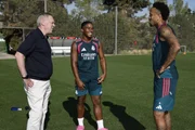 Carlo Ancelotti, técnico da Seleção Brasileira, visitou o CT do Real Madrid para acompanhar a recuperação de atletas brasileiros.