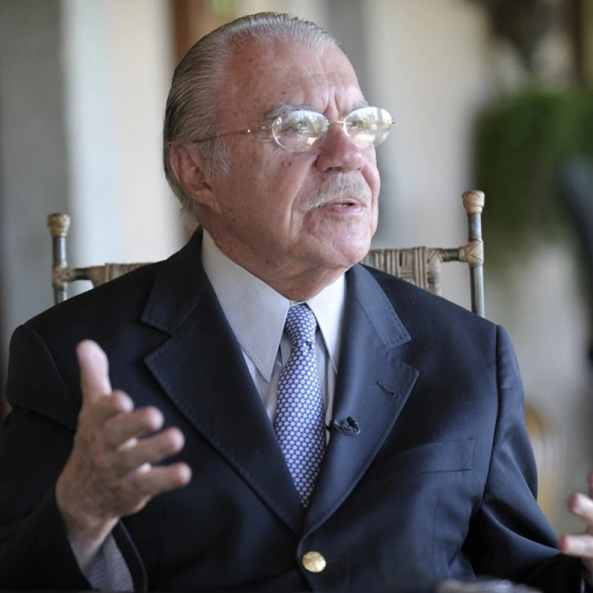 José Sarney segue internado para tratar quadro de pneumonia