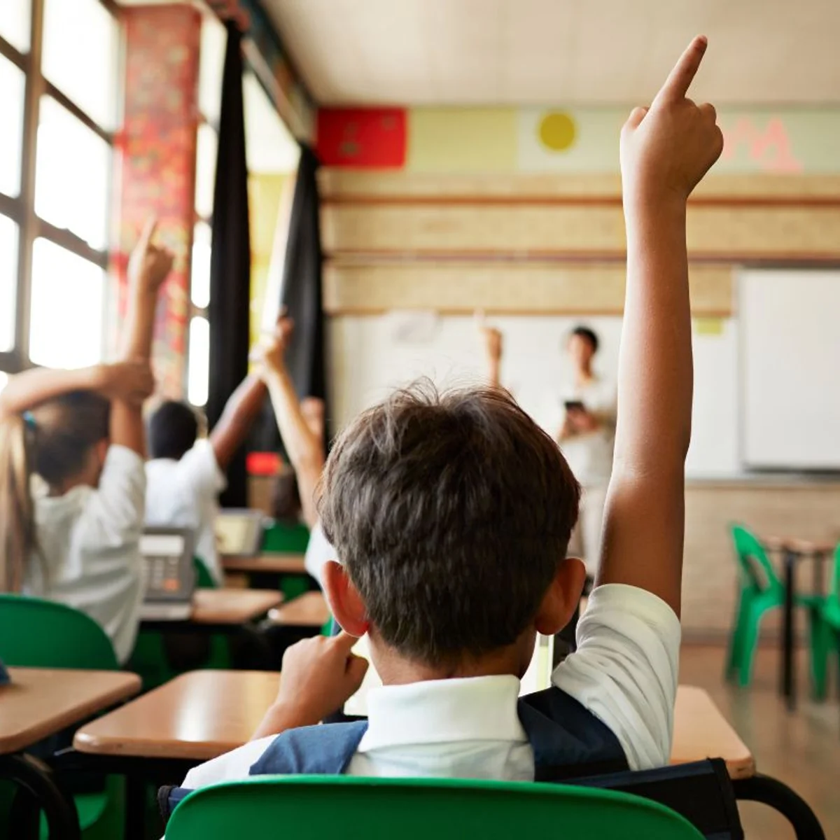 Brasil investe um terço da média da OCDE por aluno na educação