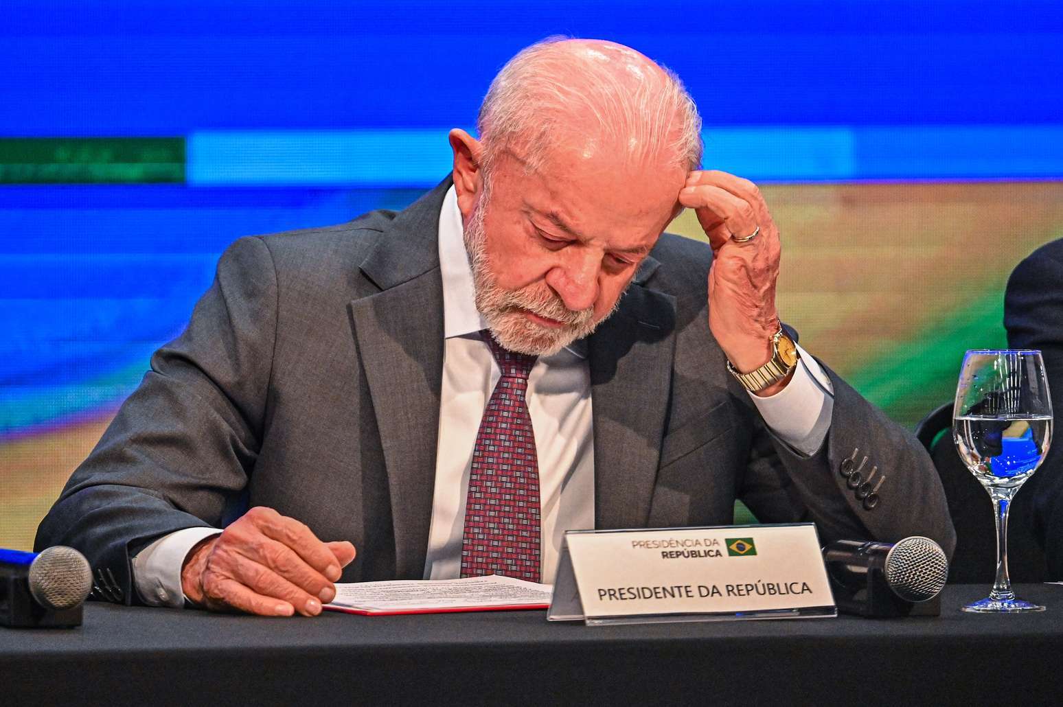Luiz In&aacute;cio Lula da Silva (PT), presidente e candidato &agrave; reelei&ccedil;&atilde;o, durante assinatura de Medida Provis&oacute;ria nesta sexta-feira, 25 Foto: ROBERTO SUNGI/ATO PRESS/ESTAD&Atilde;O CONTE&Uacute;DO
