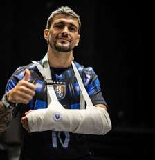 Arrascaeta fraturou o punho esquerdo e vai passar por cirurgia – Foto: Chung Sung-Jun/Getty Images / Jogada10