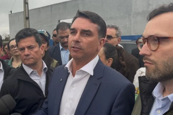 Marinho diz que decisão de Dino sobre Nossa Senhora visa "favorecer Lula"