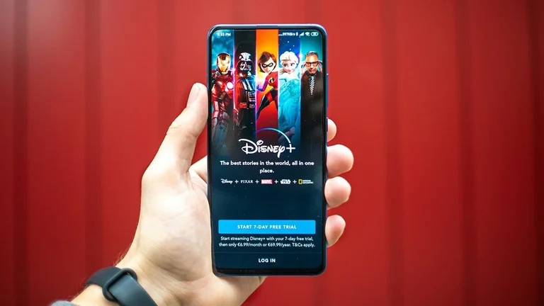 Disney+ muda contrato e enfia anúncios em todos os planos, até os mais caros