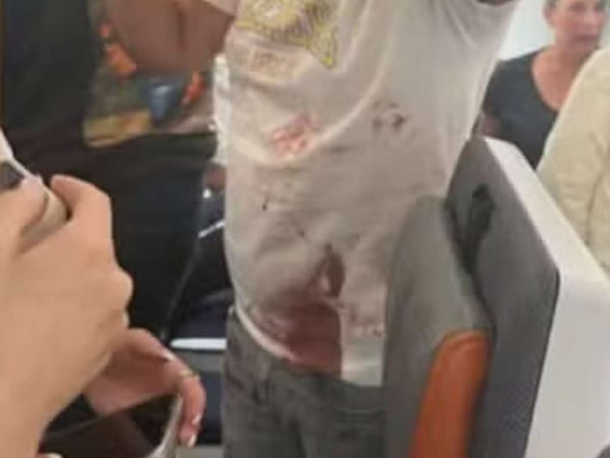 'Sangue por toda parte': passageiros relatam horror em voo para Israel após piloto ser esfaqueado
