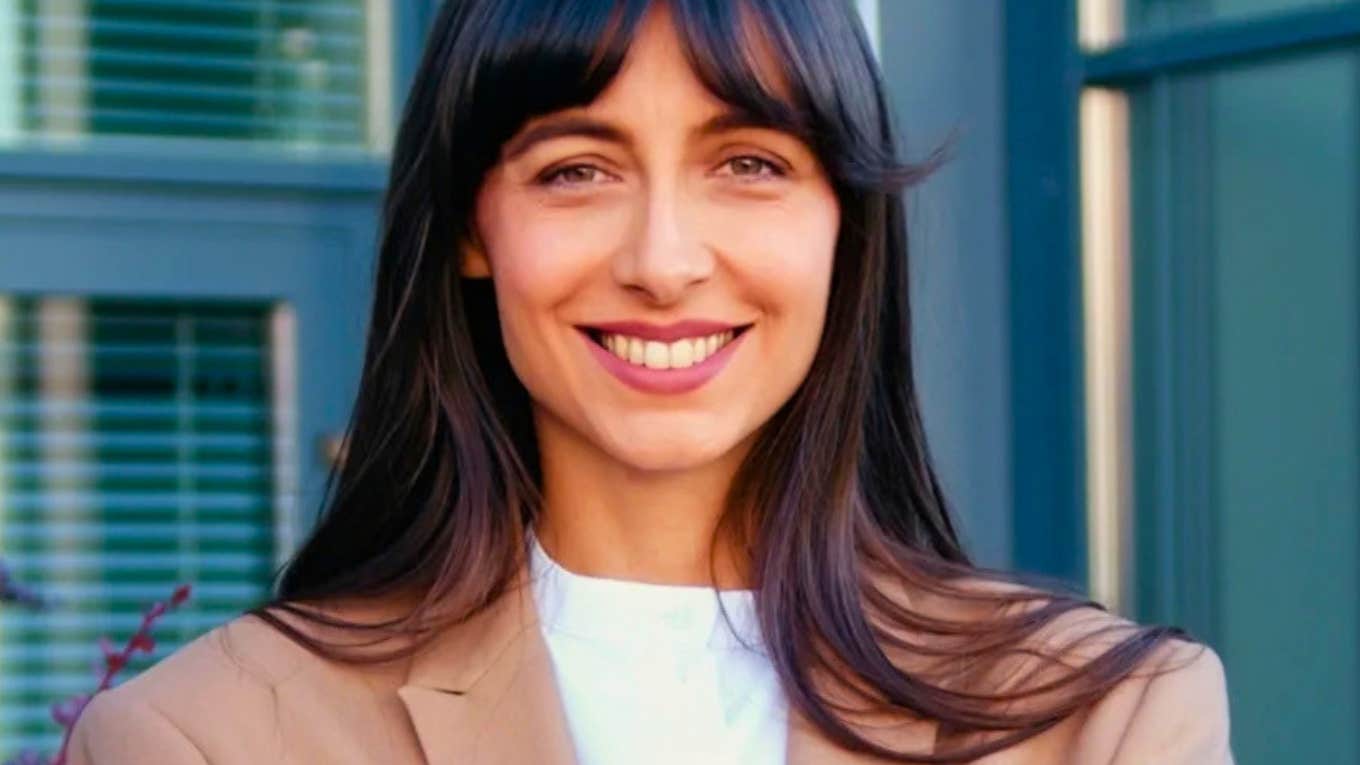 Life Lessons High IQ Hyper Independent Women Learned When They Were Younger