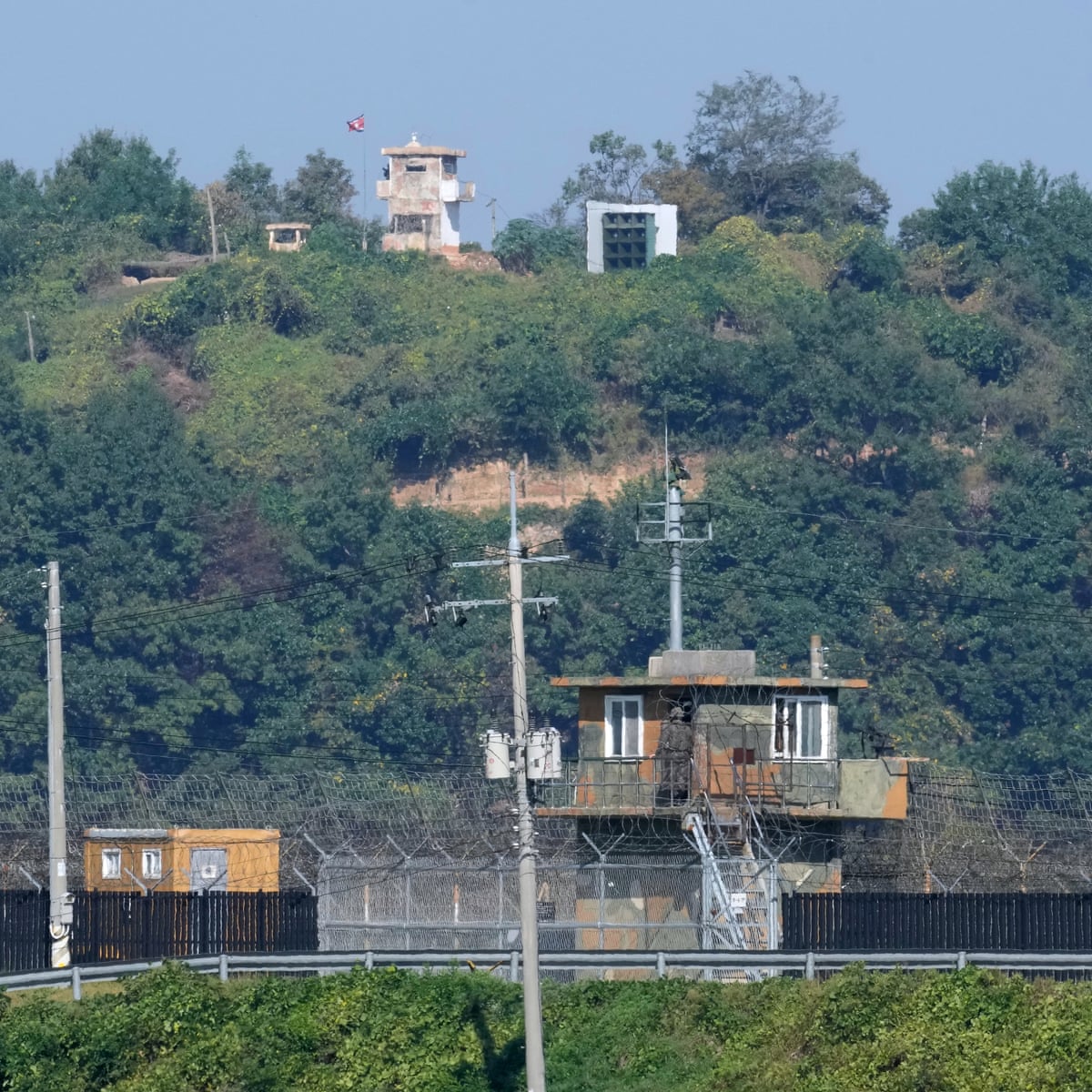 A Coreia do Sul pede desculpas à Coreia do Norte após mina ferir três soldados