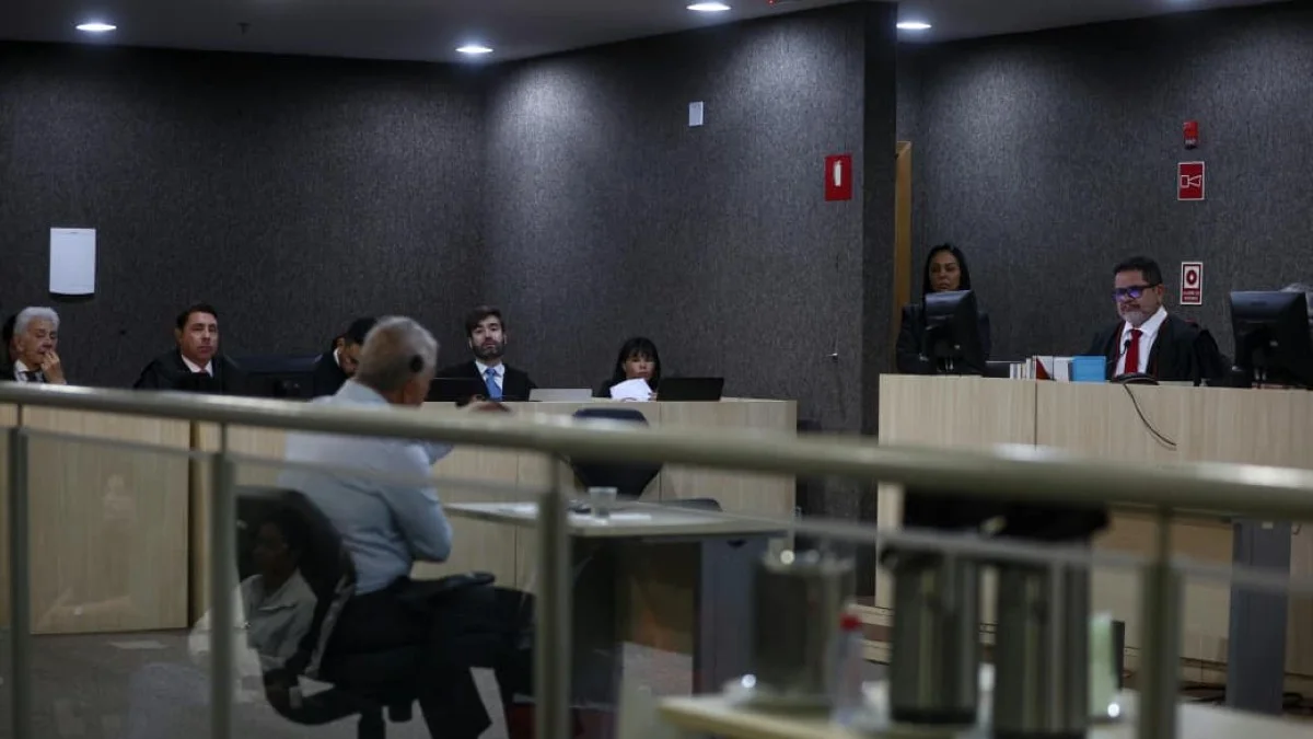 Pai de jovem morto diz que ex-deputado Carlos Xavier ameaçou filho