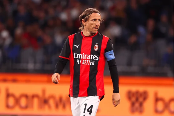 Modric se torna o 3º jogador com mais jogos por seleções na história - destaque galeria