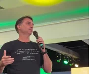 Flávio Bolsonaro é candidato à Presidência da República