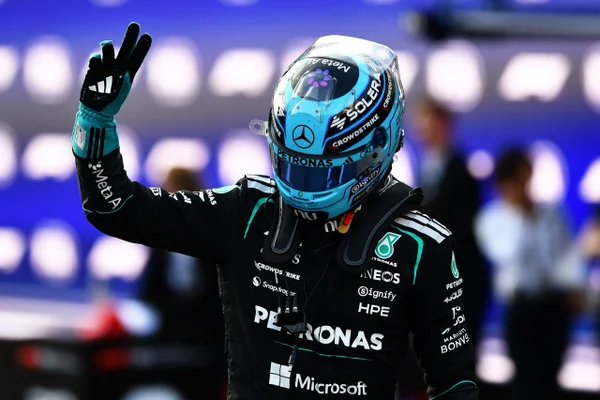GP de Baku: com final emocionante, Russell vence circuito da Fórmula 1