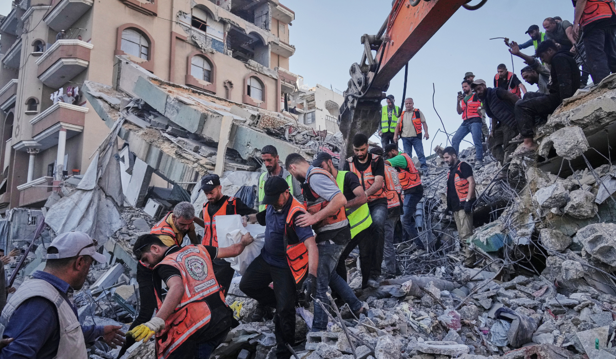 Colapso fatal de edifício destaca os perigos que assolam a Faixa de Gaza