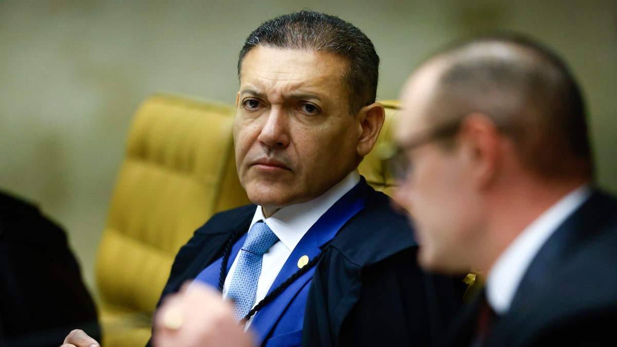 Nunes Marques suspende propaganda de Lula que associa Flávio Bolsonaro a rachadinha e Banco Master