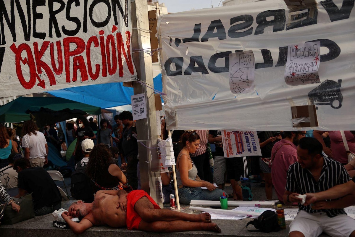 As imagens do acampamento na Puerta del Sol em Madri para protestar contra a crise habitacional