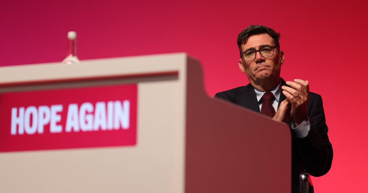 Andy Burnham tem razão ao resistir à tentação de convocar uma eleição antecipada no Reino Unido.