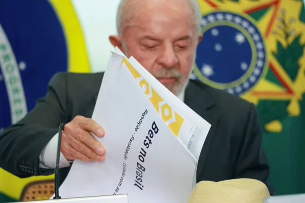 Governo Lula adia reunião com times de futebol para discutir MP das Bets
