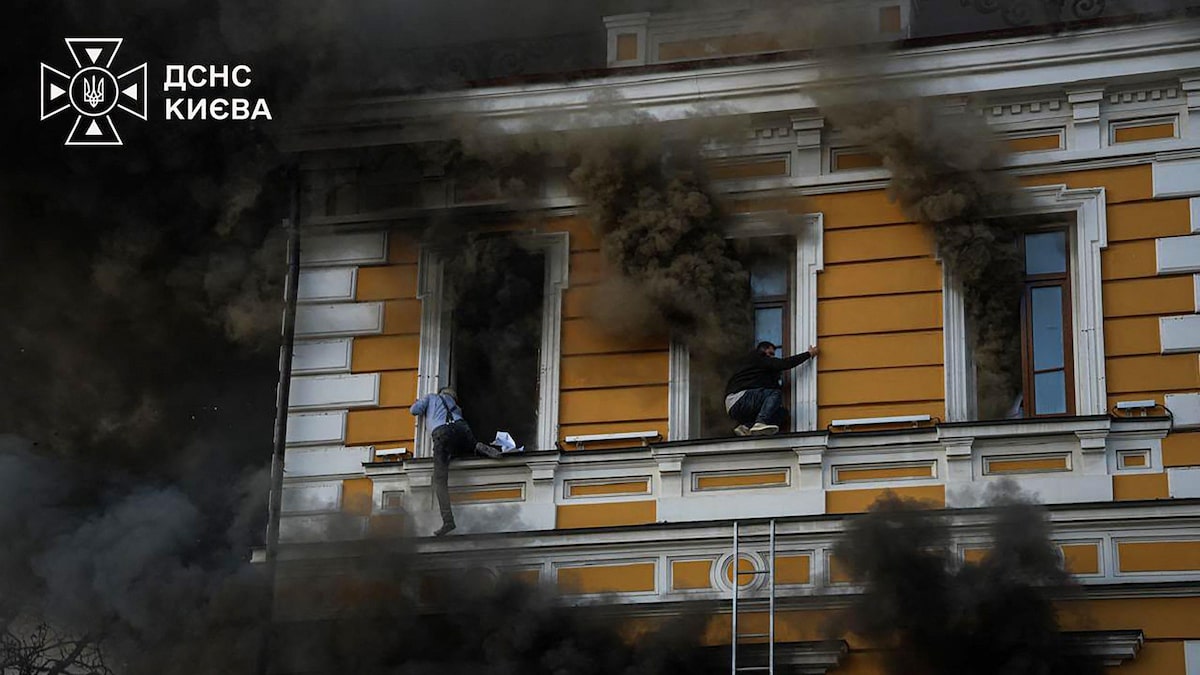 VÍDEO: ucranianos fogem pelas janelas após ataque russo atingir prédio em Kiev