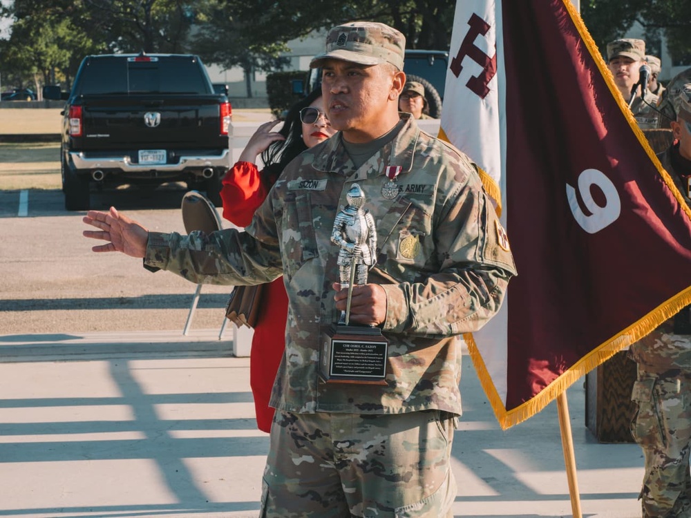 Imagem relacionada à notícia: Um legado de serviço: Sargento- Major de Comando (CSM) Osmil C. Sazon conclui a sua Tensão Transformacional no 9 o Centro Hospitalar