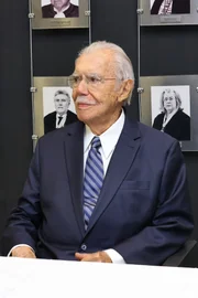 José Sarney segue internado para tratar quadro de pneumonia