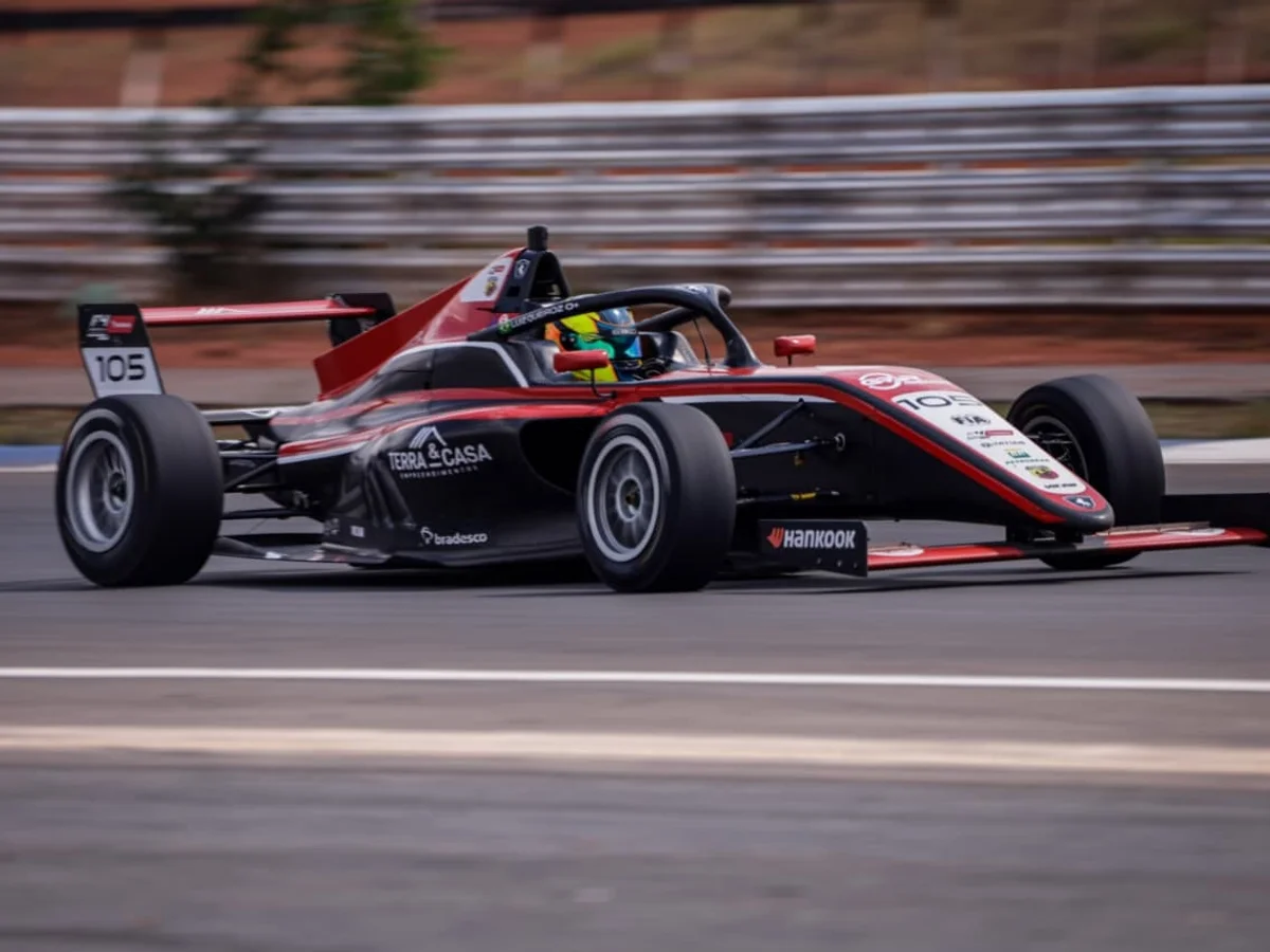 Fausto Arnaldo vence corrida 3 da Fórmula 4 e amplia liderança em Brasília