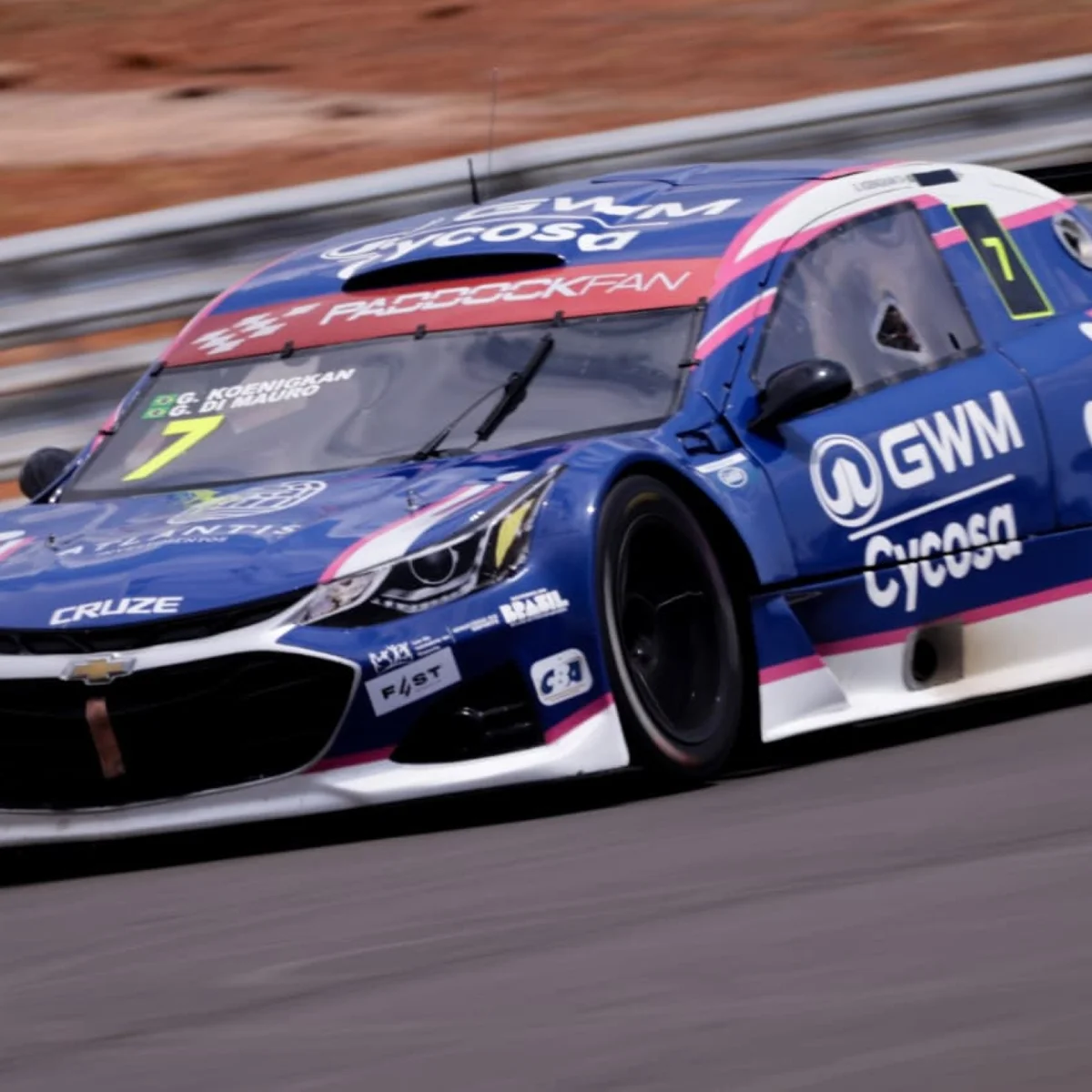 Gabriel Koenigkan é campeão da Stock Light após 3º lugar em Brasília
