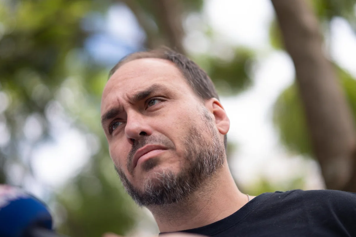 Carlos Bolsonaro investiu R$ 17,9 mil para impulsionar posts perto do 7/9