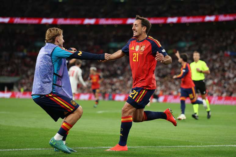 Espanha vence Inglaterra de virada no Wembley
