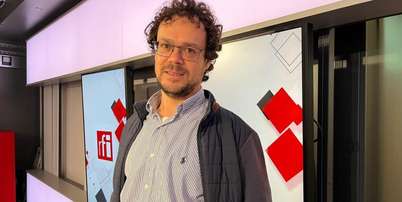 Rodrigo Nabuco de Araujo &eacute; historiador, professor de Estudos Brasileiros da Universidade Paris 1 Panth&eacute;on-Sorbonne e autor de "Les diplomates en uniforme" (2022), obra sobre as rela&ccedil;&otilde;es militares entre Fran&ccedil;a e Brasil durante a Guerra Fria. Foto: &copy; RFI/Adriana Moys&eacute;s / RFI
