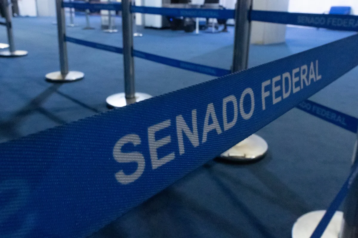 Imagem da matéria: O que dizem as pesquisas finais para o Senado em Minas