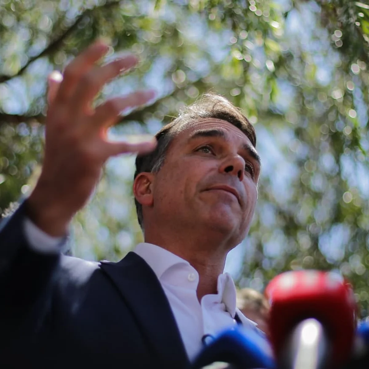 Emissoras apontam falha técnica no processamento da propaganda de Flávio