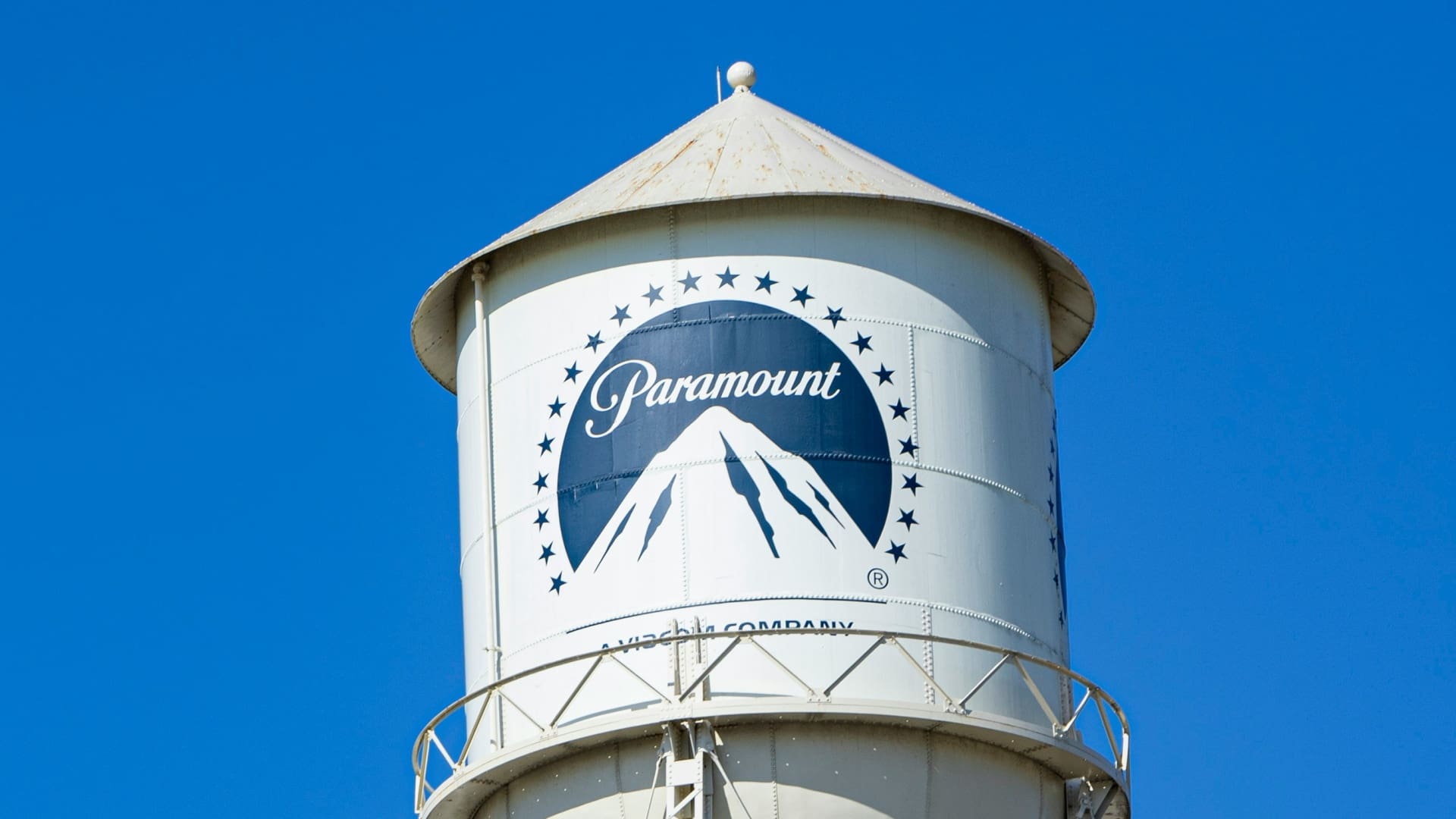 A Paramount conclui o acordo com a Warner Bros. Discovery por 110 bilhões de dólares