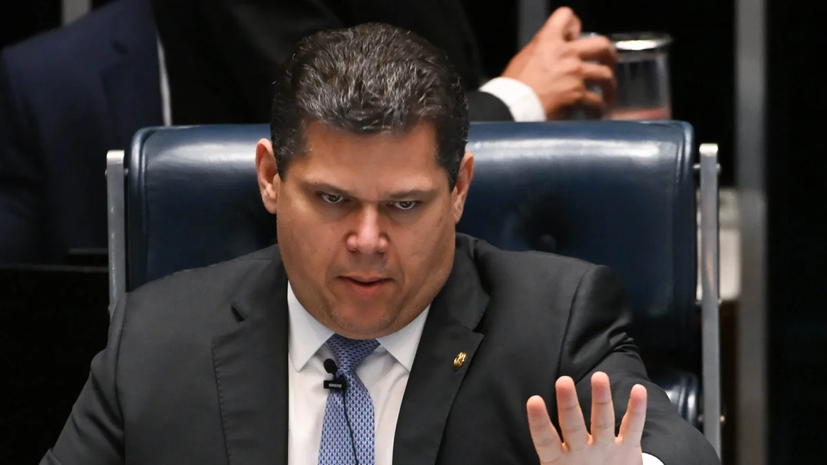 Com impasse sobre maioridade, Alcolumbre retira PEC da Segurança da pauta