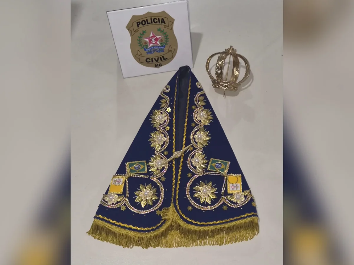 Polícia recupera manto e coroa de Nossa Senhora furtados em igreja de MG