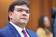 PL de Flávio Bolsonaro elegeu governadores em 5 estados; PT elegeu em 3
