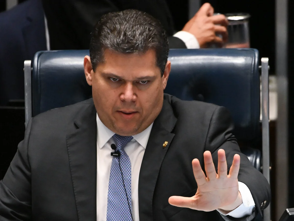 Com impasse sobre maioridade, Alcolumbre retira PEC da Segurança da pauta